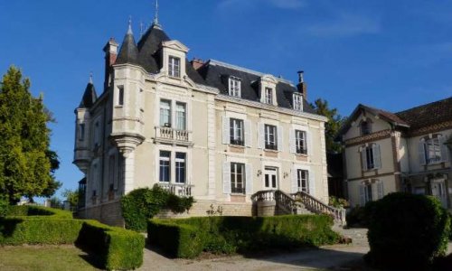 Non à la fermeture d'une classe à l'école maternelle de Charbuy