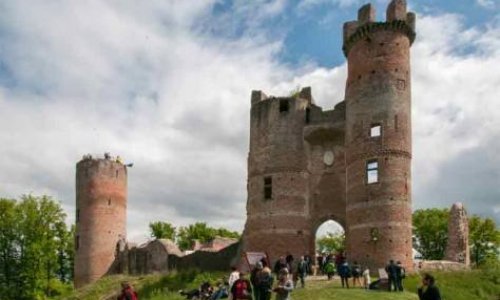 Pour la sauvegarde des fêtes médiévales au château de Bressieux