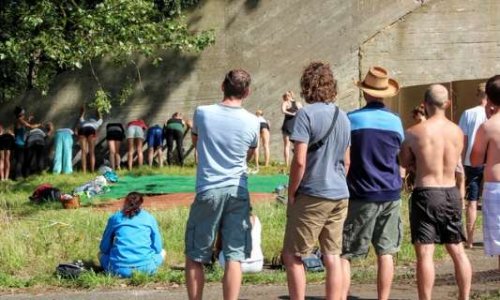 Pour la mise en place d'un dispositif permettant aux jeunes Haut-Alpins d'accéder à un moindre coût à la culture, aux sports d'hiver et à la formation.