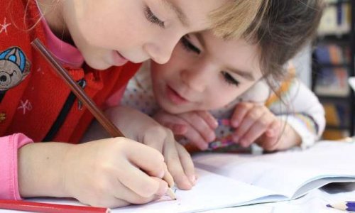 NON À LA FERMETURE D’UNE CLASSE (Alpes Maritimes)