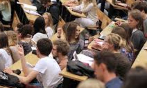 Droit à la bourse d'étude pour les étudiants trop pauvres