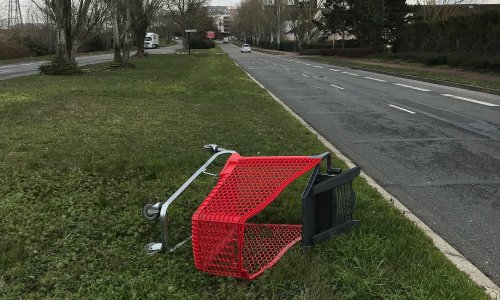 Auchan, bloque tes chariots à la sortie des 3F - Cergy, mon cadre de vie