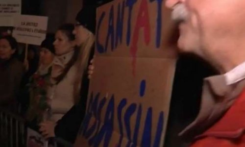 Faire cesser les manifestations contre Bertrand Cantat qui veulent l'empêcher de se produire, en scandant des propos ignobles