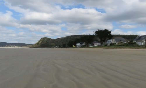 Que les droits et devoirs en matière de protection du littoral soient les memes pour tous à St Efflam comme ailleurs.