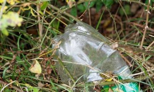 Verbaliser ceux qui jettent leurs détritus dans la nature et sur les routes