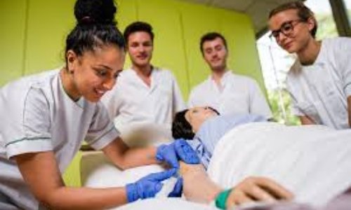 Un carrefour étudiant en soins infirmiers C’EST ESSENTIEL !