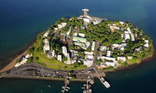 AU SECOURE LA FRANCE VEND MAYOTTE ET LES MAHORAIS