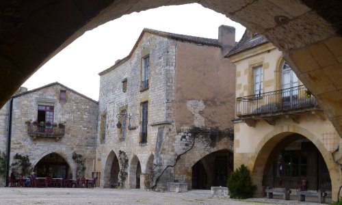 Aidez nous à sauver notre village et nos emplois