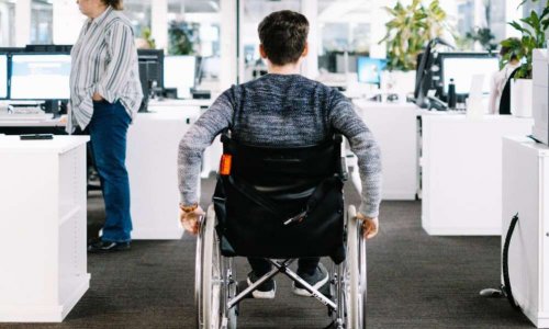 Scandale : les bénéficiaires de pension d'invalidité qui se lèvent pour travailler ne toucheront plus la prime d'activité.