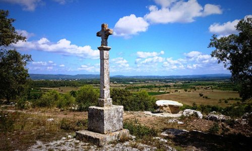 Pour la protection du site panoramique de la Croix de la Mission, et pour l'antenne Orange à l'écart du village