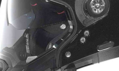 Amis motards, attention à vos casques chez Intermarché (Villeneuve Loubet)