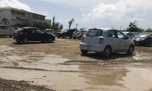 Parking Hôtel  Mont Vernon : le grand bourbier !
