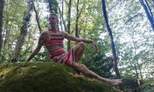 POUR POPULARISER LE PORT DE LA JUPE ET LA ROBE POUR LES HOMMES !