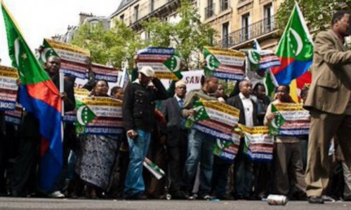 Comoriens de l’extérieur, ne laissez personne vous priver de vos droits : dites que vous voulez aussi voter et être élus dans votre pays natal. Agissons pour la suppression de l'article 53 de la constitution, une vraie discrimination contre La DIASPORA*