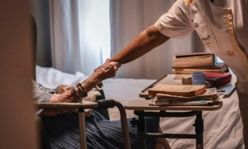 Aidons les lanceurs d’alerte. Contre le licenciement abusif d’une aide soignante, Mme Hella Kherief.