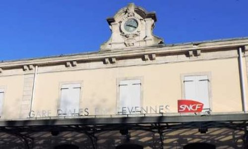 Contre la suppression de guichets en gare d'Alès