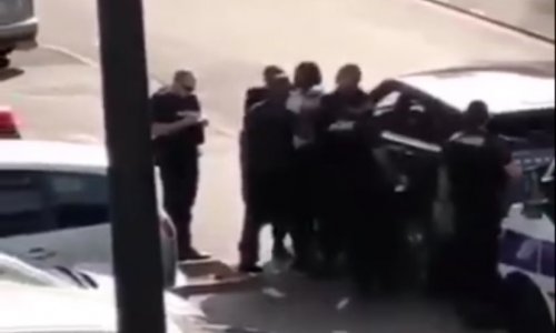 Violence polici&egrave;re envers une femme enceinte