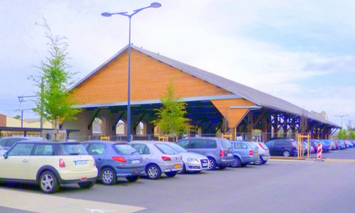 Stationnement à la gare de belleville sur Saône
