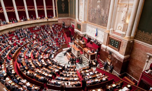 Renouvellement de l'Assemblée Nationale Dissolution puis Elections.