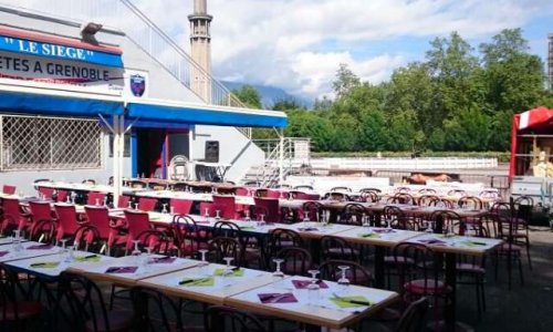 NON A LA FERMETURE ABUSIVE DU SIEGE