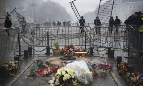 M. MACRON METTEZ L'ÉTAT D'URGENCE