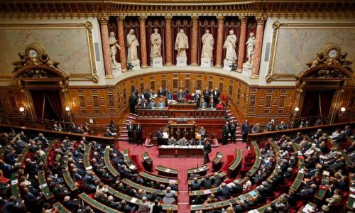 Suppression du Sénat et des dépenses d'apparat