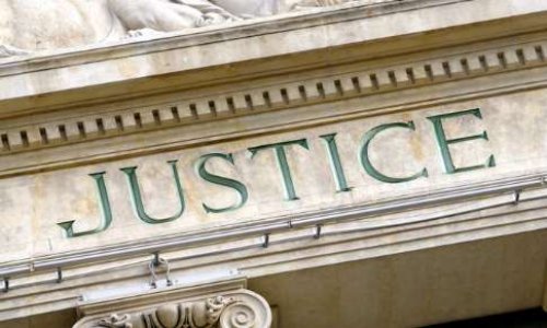 NOUS DEMANDONS LA GRÂCE DE M. Christophe DETTINGER