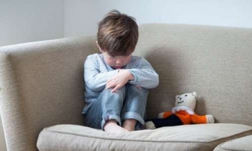 UN ENFANT DE PLUS DE 6 ANS PEUT-IL SE GARDER TOUT SEUL ?