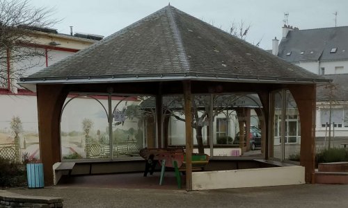 Transformation du kiosque en octogone.