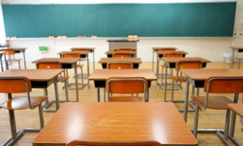 Non aux fermetures de classe des écoles de Carmaux