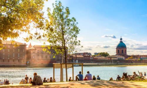 Retrait immédiat de la médaille d'or de la ville de Toulouse au sultan de Brunei