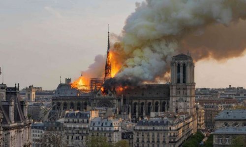 POUR QUE LE VATICAN PARTICIPE A LA RESTAURATION DE NOTRE DAME DE PARIS