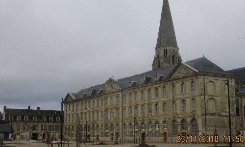 M.ARNAULT et VUITTON, faites un don à VENDÔME de nobles picaillons !