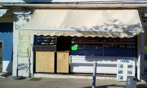 Une terrasse pour LA FRINGALE de Valras Plage !