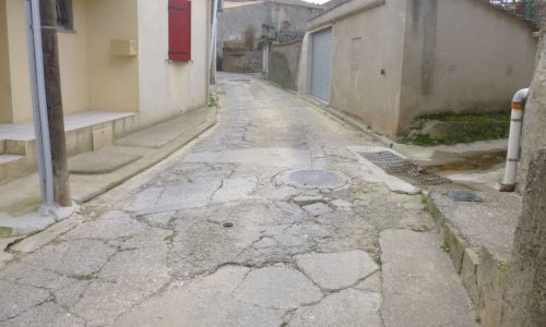 Pour l'amélioration de l'état de la chaussée et du réseau assainissement rue du lavoir et rue de l'église à Montlegun