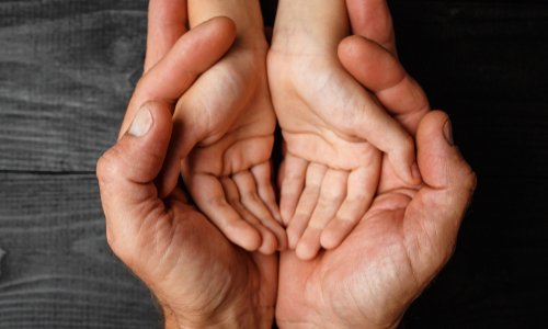 Exigeons un financement décent pour la protection à l'enfance