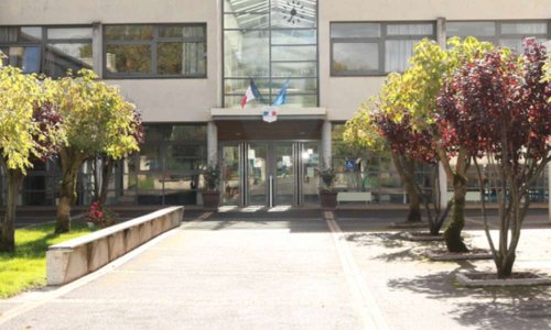 NON A LA FERMETURE D'UNE CLASSE DE 3EME AU COLLEGE LEON DROUSSENT DE COUCY-LE-CHATEAU-AUFFRIQUE