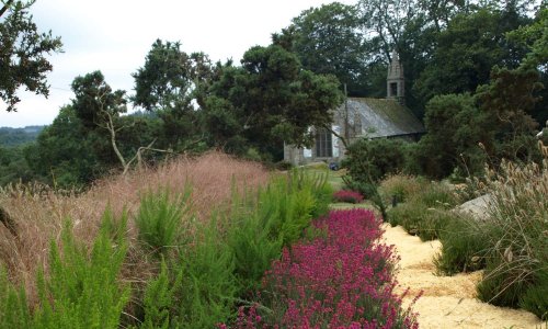Non à la construction de deux poulaillers près d’une zone protégée et d’un village remarquable.