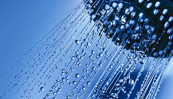 Oui au pipi sous la douche