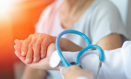 Pour inscrire son choix d'acharnement ou non thérapeutique sur notre carte vitale