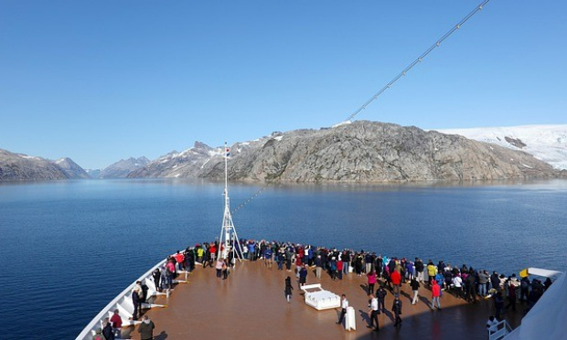 Stop aux croisières en Arctique !