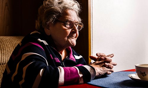 Les personnes âgées sont les premières victimes de la solitude !