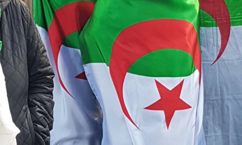 Démission exigée de Naima Salhi députée FLN algérienne