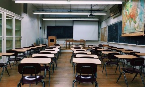 Contre la fermeture de classe Lucbardez