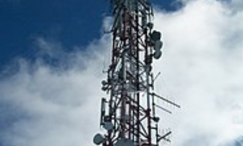 CONTRE le projet d’une ANTENNE-RELAIS de 36 mètres implantée à CARREFOUR MARKET d’Etiolles !