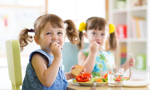 TOUCHE PAS À MA CANTINE