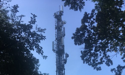 Pour le déplacement à plus de 500m de toute habitation de l'antenne orange prévue à CELAZ