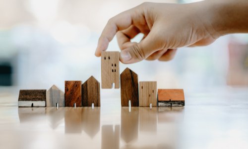 NON à l'urbanisation intensive dans notre village!