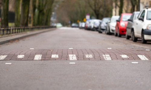 Doléance pour l'installation de ralentisseurs pour la route du restaurant Belle Vista