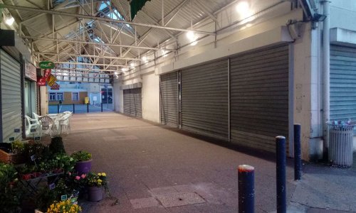 ABANDON DU CC PABLO PICASSO de Combs la Ville (77) - Les commerçants en DANGER